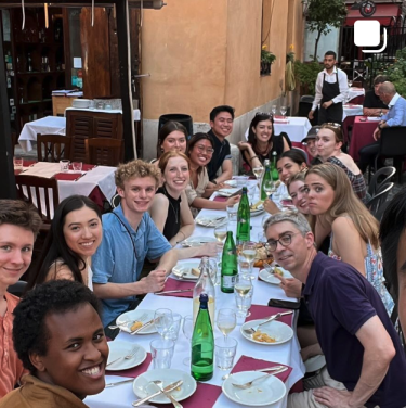 Students in the 2020 La Dolce Vita program enjoying a meal